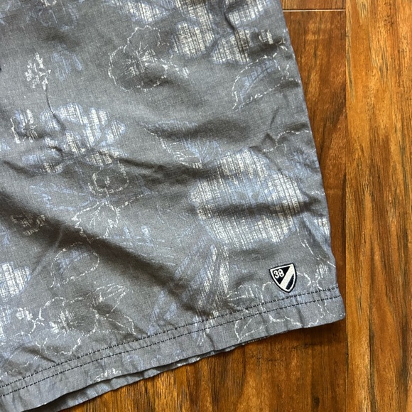 Cremieux Adjustable Men’s Light Grey Swim Shorts Size Large - Picture 2 of 11